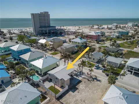 150 Pearl St, Fort Myers Beach, FL 33931