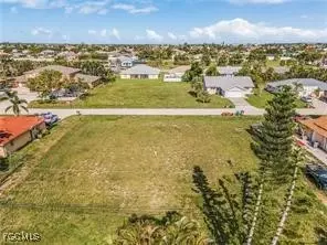 3725 SW 7th Pl, Cape Coral, FL 33914