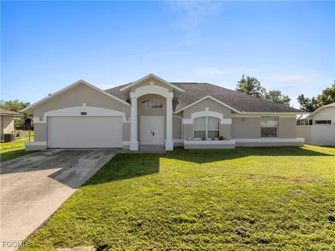 1233 SE 23rd Ave, Cape Coral, FL 33990