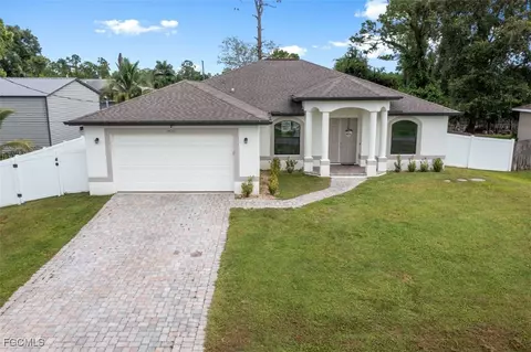 14221 Chancellor St, Fort Myers, FL 33905