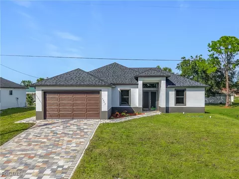 3026 36th St SW, Lehigh Acres, FL 33976