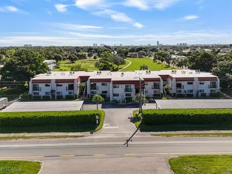 472 Orange Grove Blvd #8, North Fort Myers, FL 33903