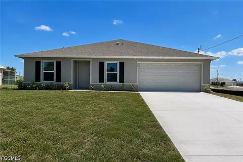 929 NW 8th Pl, Cape Coral, FL 33993
