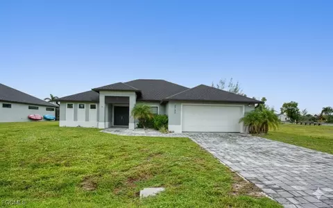 2733 SW 11th Ave, Cape Coral, FL 33914