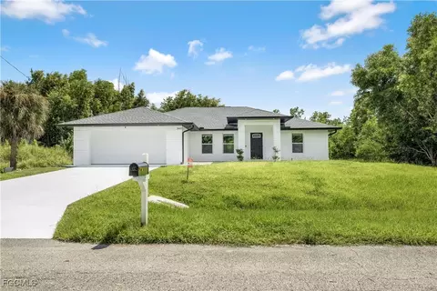 3007 24th St W, Lehigh Acres, FL 33971