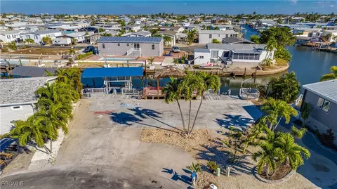 2950 Skipper Ln, Saint James City, FL 33956