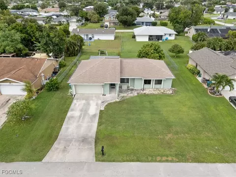 2213 SE 7th St, Cape Coral, FL 33990