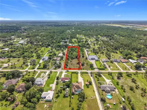 10 Th St NE, Naples, FL 34120