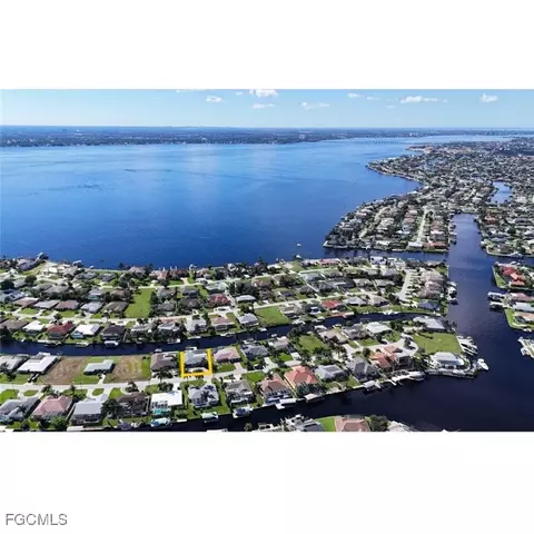 2244 SE 27th St, Cape Coral, FL 33904
