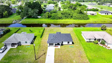 921 Sterling St E, Lehigh Acres, FL 33974 photo 2