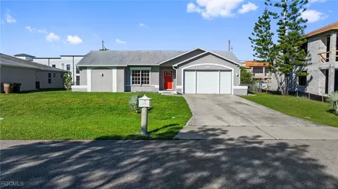 906 SW 7th Ct, Cape Coral, FL 33991