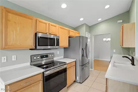 2427 Woodbourne Pl, Cape Coral, FL 33991