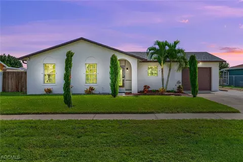 947 Jolly Rd, North Fort Myers, FL 33903