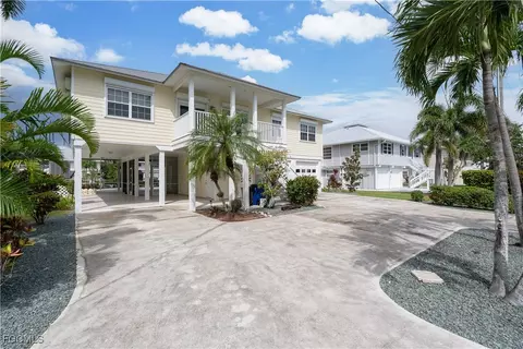 16295 Boyce Dr, Bokeelia, FL 33922
