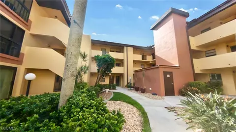 2 Whiskey Creek Dr #614, Fort Myers, FL 33919