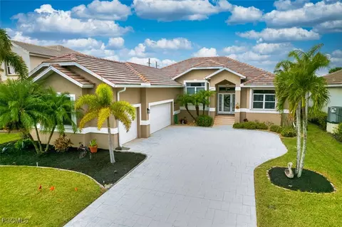 8516 Southwind Bay Cir, Fort Myers, FL 33908