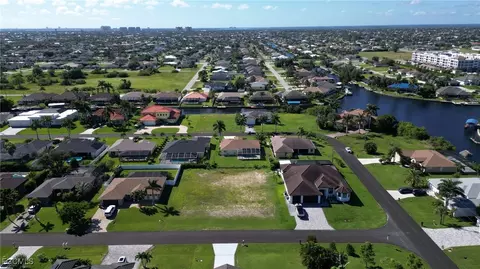 1910 SW 40th St, Cape Coral, FL 33914
