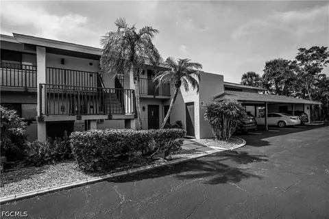 808 Cape Coral Pkwy W #204, Cape Coral, FL 33914