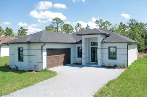 702 Richmond Ave N, Lehigh Acres, FL 33972