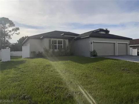 3716 SW Santa Barbara Pl, Cape Coral, FL 33914