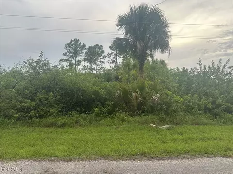 850 Haskell St E, Lehigh Acres, FL 33974 photo 5