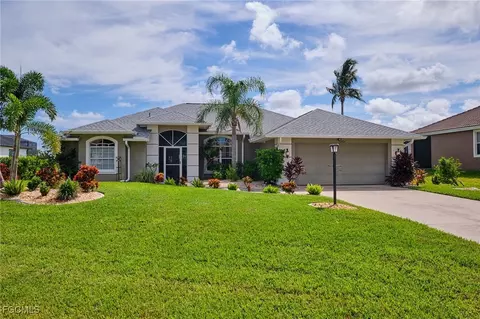 11704 Lady Anne Cir, Cape Coral, FL 33991