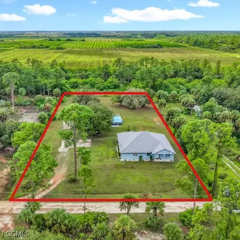 7823 Canal Ter, Labelle, FL 33935