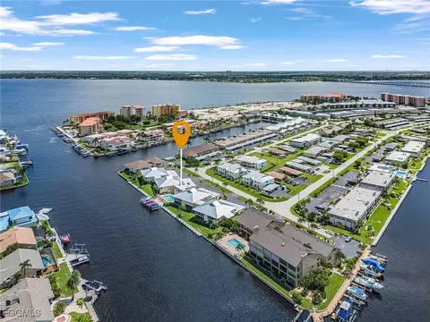 1911 SE 40th Ter #201, Cape Coral, FL 33904