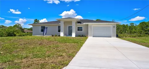 752 Cardinal St E, Lehigh Acres, FL 33974 photo 2
