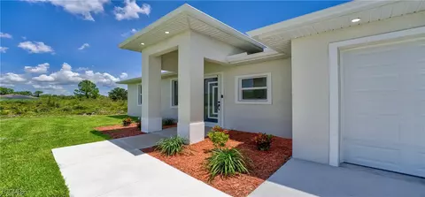 752 Cardinal St E, Lehigh Acres, FL 33974
