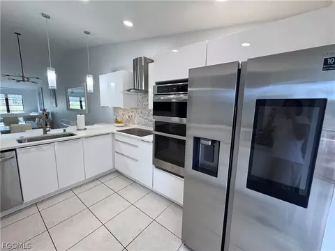 Kitchen - 4079 Northlight Dr #1802, Naples, FL 34112 photo 10 of 11