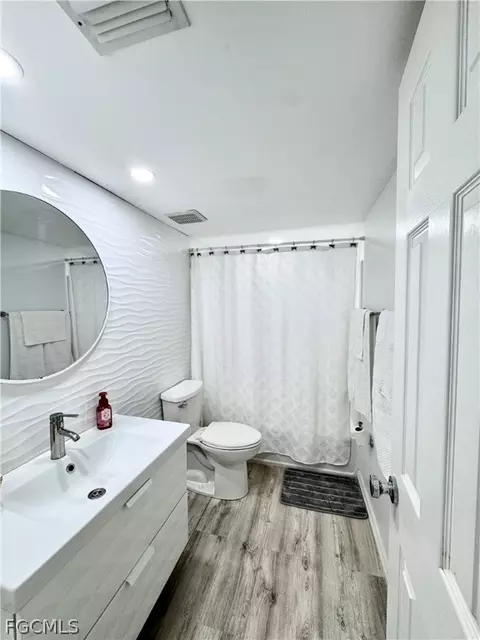Bath - 4079 Northlight Dr #1802, Naples, FL 34112 photo 2 of 10