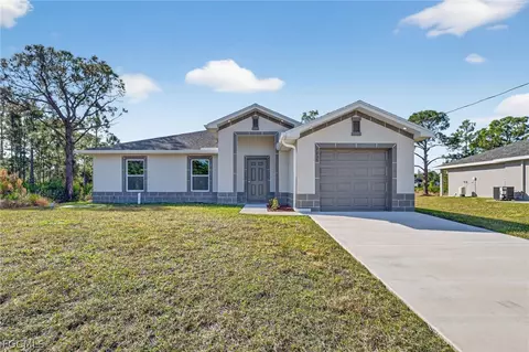 2907 38th St W, Lehigh Acres, FL 33971