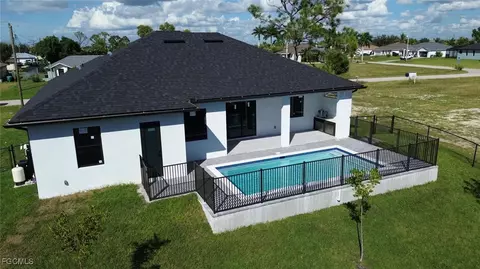 2010 NW 6th Ter, Cape Coral, FL 33993
