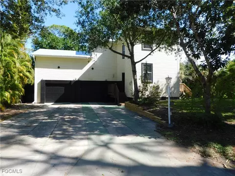 16990 Laurelin Ct, North Fort Myers, FL 33917