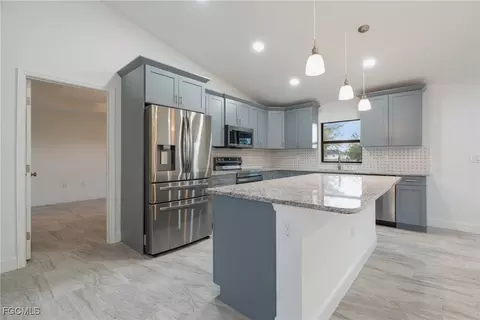 7537 19th Ter, Labelle, FL 33935 photo 4