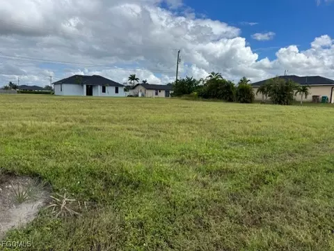 1935 Kismet Pkwy E, Cape Coral, FL 33909