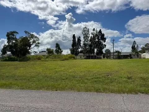 2116 NE 25th Ter, Cape Coral, FL 33909