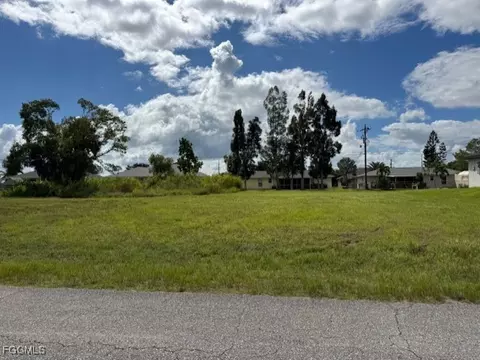 2116 NE 25th Ter, Cape Coral, FL 33909