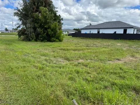 2214 NW 2nd St, Cape Coral, FL 33993