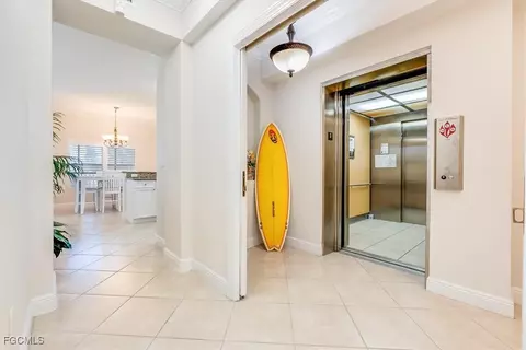 10060 Lake Cove Dr #202, Fort Myers, FL 33908