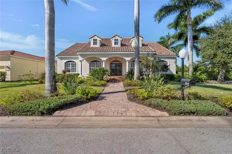 8642 S Lake Cir, Fort Myers, FL 33908