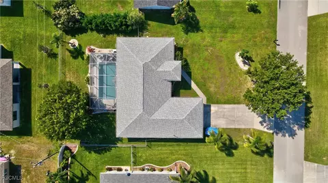 1702 SW 12th Ln, Cape Coral, FL 33991