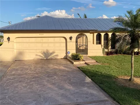 5239 Wisteria Ct, Cape Coral, FL 33904