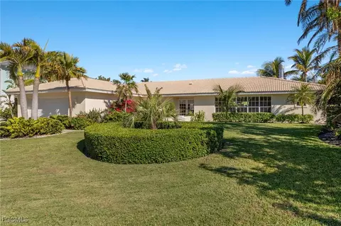 946 Whelk Dr, Sanibel, FL 33957