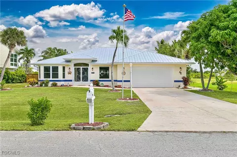 14374 Tamarac Dr, Bokeelia, FL 33922