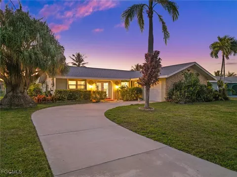 4910 Sorrento Ct, Cape Coral, FL 33904