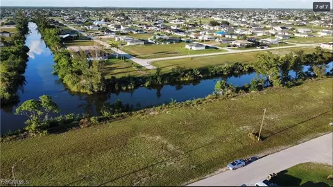 209 NW 19th Ter, Cape Coral, FL 33993