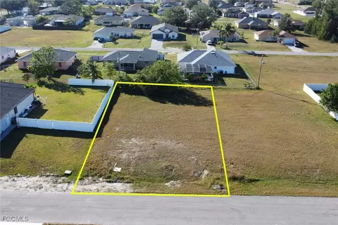 908 NE 18th Ter, Cape Coral, FL 33909