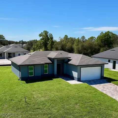 2617 44th St W, Lehigh Acres, FL 33971
